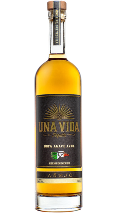 Bottle of Una Vida Añejo
