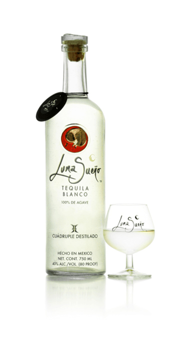 Bottle of Luna Sueño Blanco