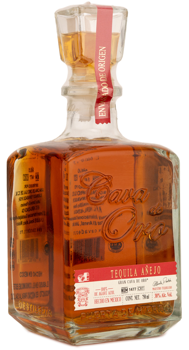 Bottle of Cava de Oro Añejo