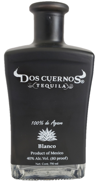 Bottle of Dos Cuernos Blanco