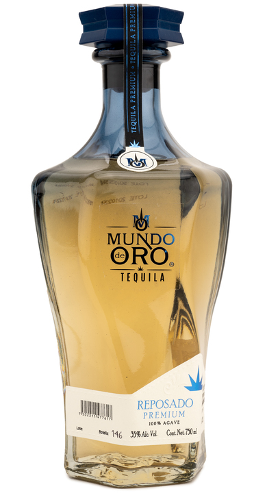 Bottle of Mundo de Oro Tequila Reposado