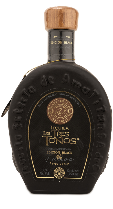 Bottle of Los Tres Toños Edición Black