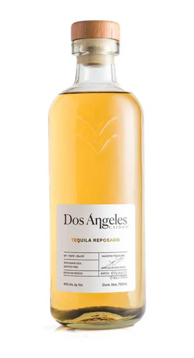 Bottle of Dos Ángeles Caídos Tequila Reposado