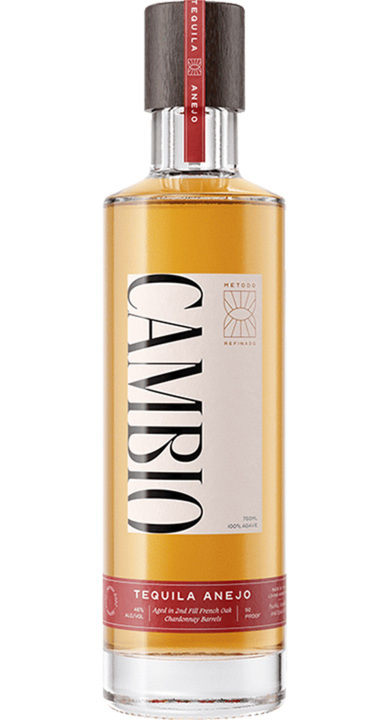 Bottle of Tequila Cambio Añejo